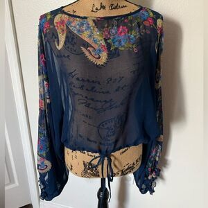 Kushi Vintage Top-Size Medium